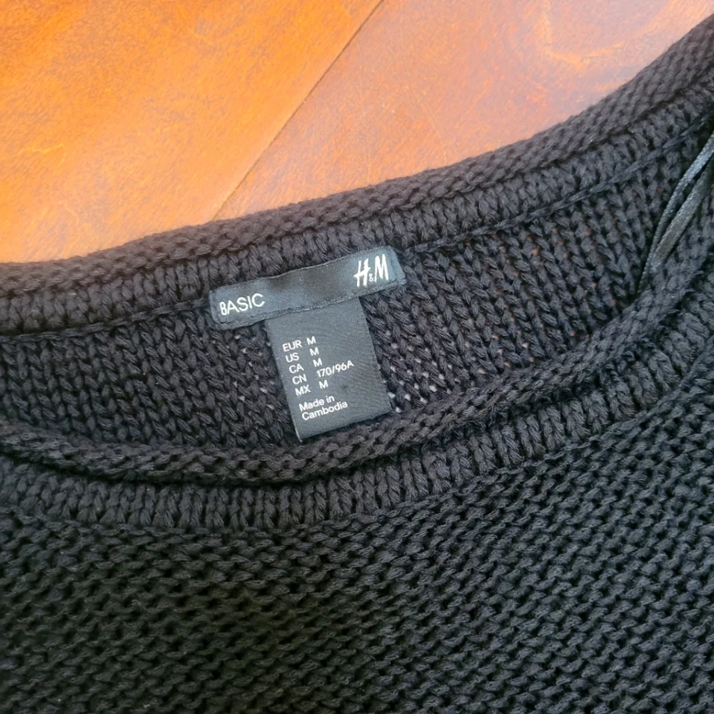 Sweater - Picture 3 of 3